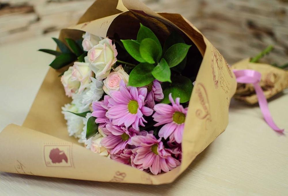 Букет цветов из: Розы и Хризантемы в Ерофее Павловиче