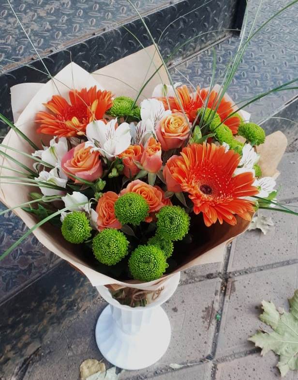 Букет цветов из: Герберы, Хризантемы, Альстромерии и Розы в Ерофее Павловиче
