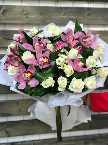 Букет цветов из: Розы и Хризантемы в Ерофее Павловиче