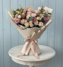 Букет цветов из:  Розы и Лизиантусы в Ерофее Павловиче