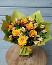 Букет цветов из:  Альстромерии и Розы в Ерофее Павловиче