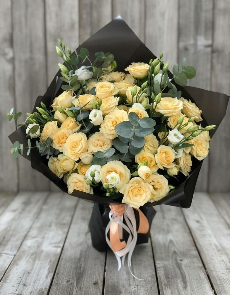 Букет цветов из: Розы и Лизиантусы в Ерофее Павловиче