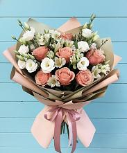 Букет цветов из:  Розы, Альстромерии и Лизиантусы в Ерофее Павловиче