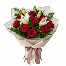 Букет цветов из:  Лилии и Розы в Ерофее Павловиче