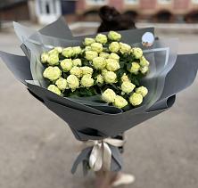 Букет Белые кустовые розы Солинеро в Ерофее Павловиче