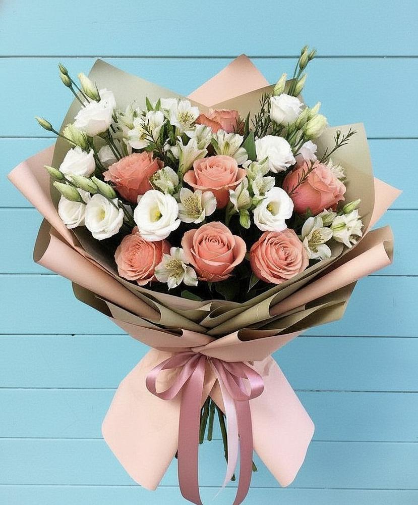 Букет цветов из: Розы, Альстромерии и Лизиантусы в Ерофее Павловиче