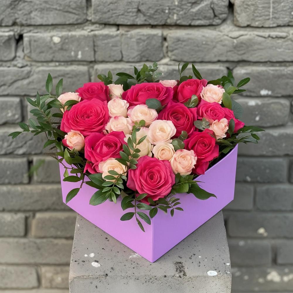 Цветочная композиция из Розы в коробке в Ерофее Павловиче