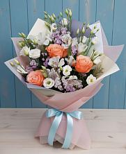 Букет цветов из:  Лизиантусы, Розы, Альстромерии и Гипсофила в Ерофее Павловиче