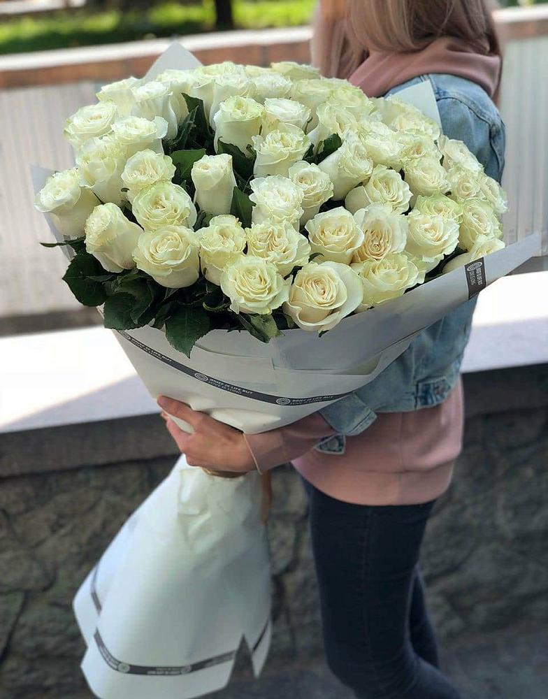 35 Белых роз в Ерофее Павловиче Букет 35 Белых роз в Ерофее Павловиче