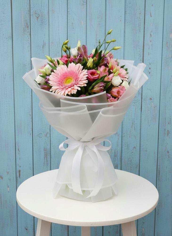 Букет цветов из: Герберы, Альстромерии и Лизиантусы в Ерофее Павловиче