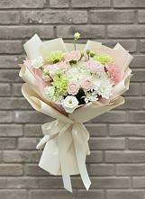 Букет цветов из:  Гвоздики, Розы, Лизиантусы и Хризантемы в Ерофее Павловиче