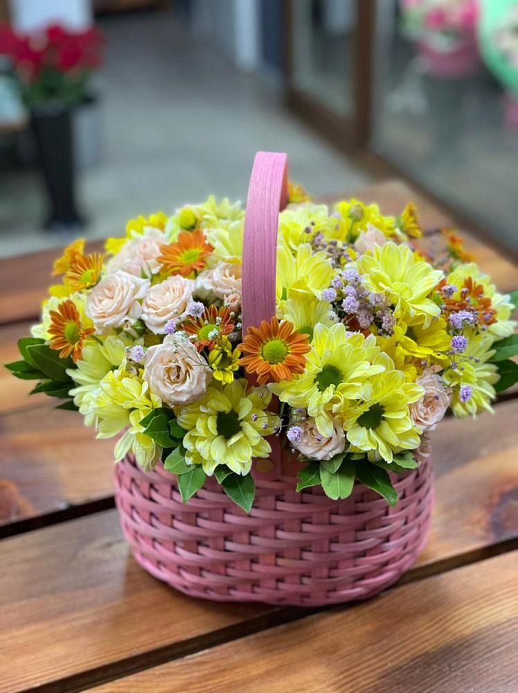 Цветочная композиция из Хризантемы и Розы в корзине в Ерофее Павловиче