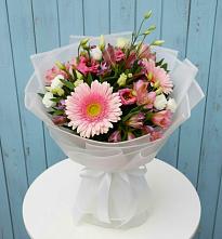 Букет цветов из:  Герберы, Альстромерии и Лизиантусы в Ерофее Павловиче
