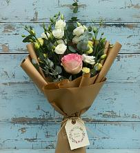 Букет цветов из:  Розы и Лизиантусы в Ерофее Павловиче