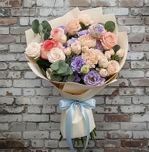 Букет цветов из:  Розы, Лизиантусы и Гвоздики в Ерофее Павловиче
